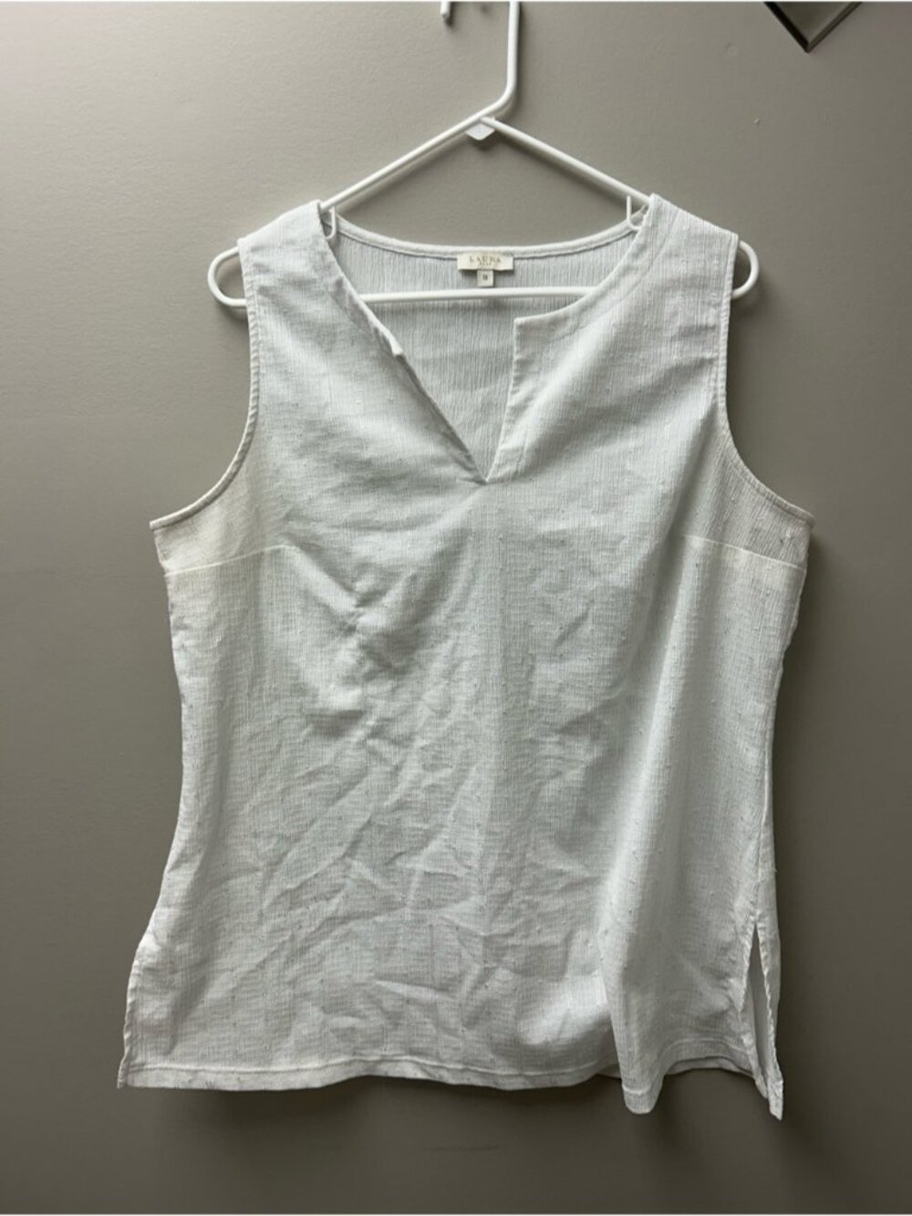 Laura Women’s White V Neck Textured Tank Top